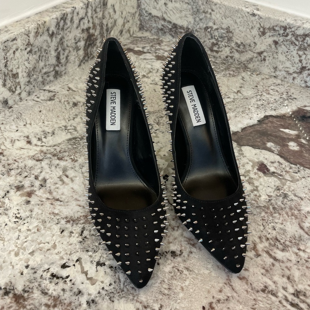 Steve Madden Studded Black Heeled Shoes with Pointed Toe